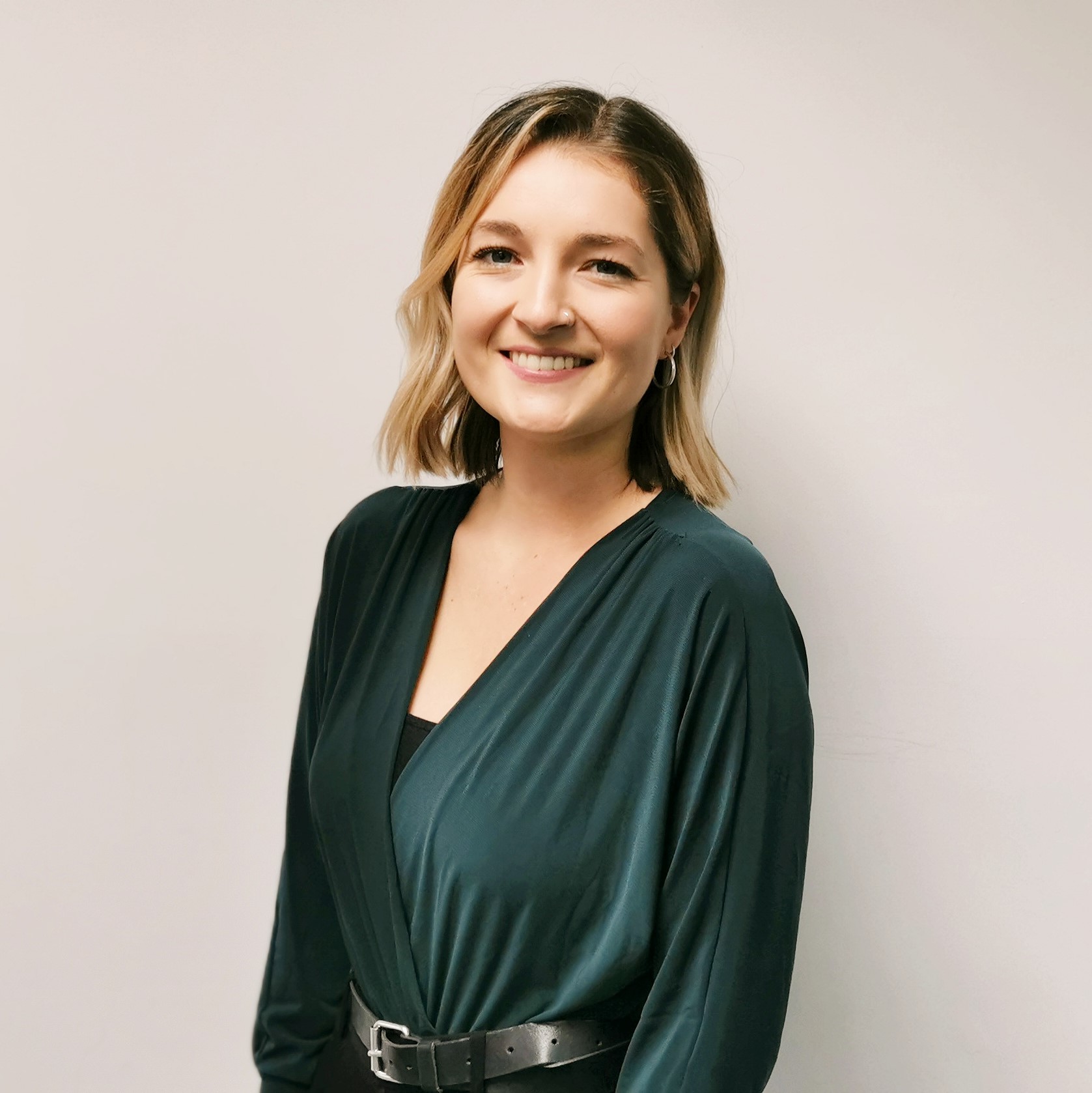 https://www.hazeltonmountford.co.uk/app/uploads/2020/11/Steph-pic1.jpg
